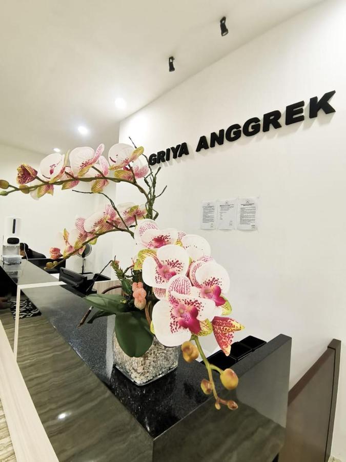 Griya Anggrek Hotel Trenggalek Bagian luar foto