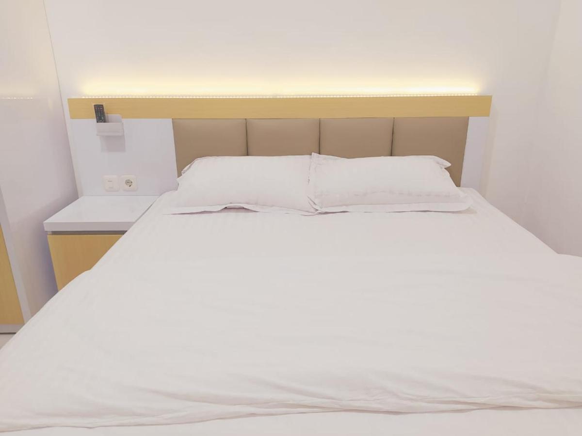 Griya Anggrek Hotel Trenggalek Bagian luar foto